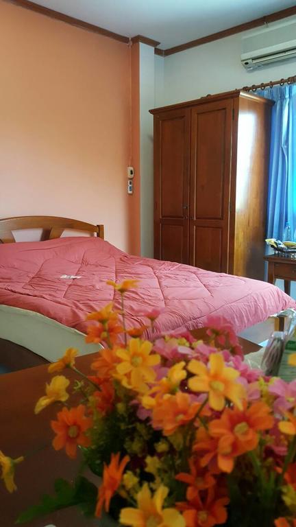Hom Baan Chiang Mai Hotell Exteriör bild