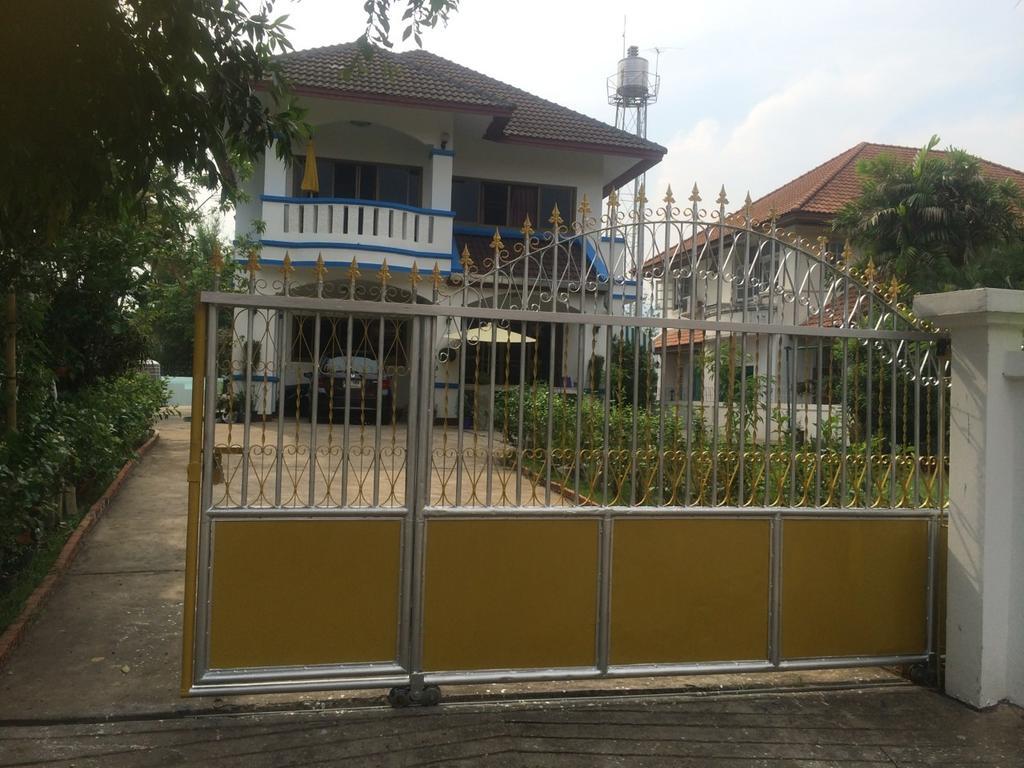 Hom Baan Chiang Mai Hotell Exteriör bild