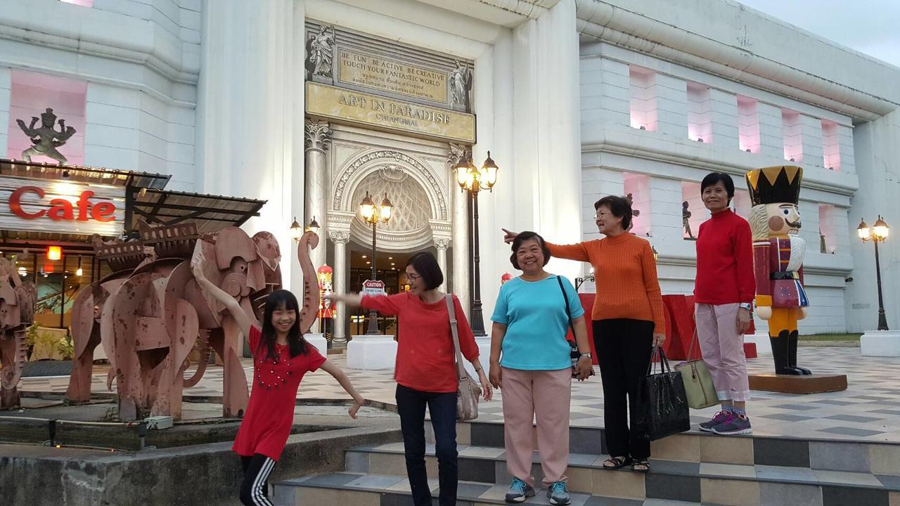 Hom Baan Chiang Mai Hotell Exteriör bild